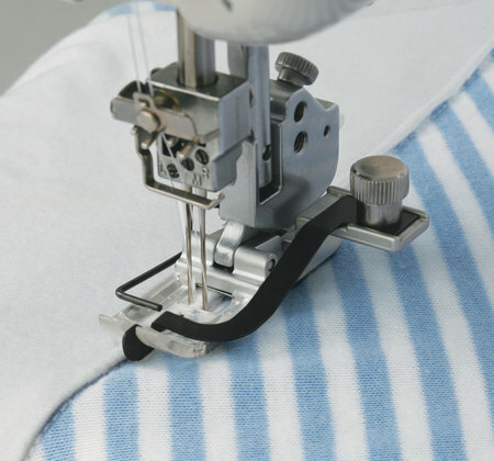 Janome CoverPro Naaivoet met Middengeleider