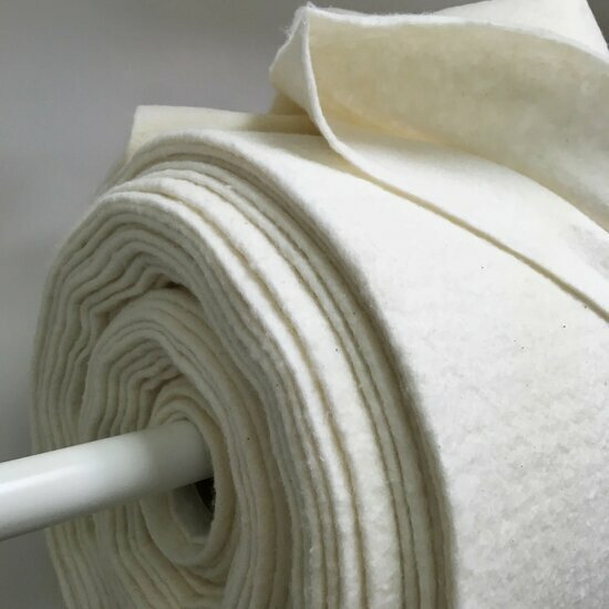 Hobbs Volumevlies 240cm (Heirloom Natural with Scrim)