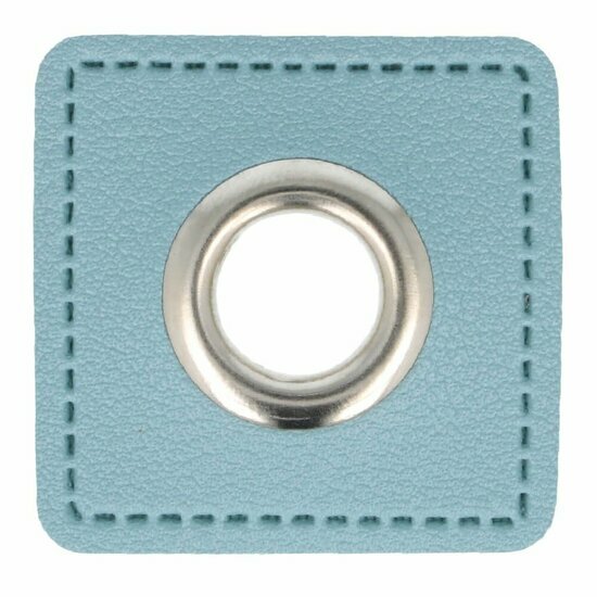 Nestels op lichtblauw skai-leer - 8mm - Zilver