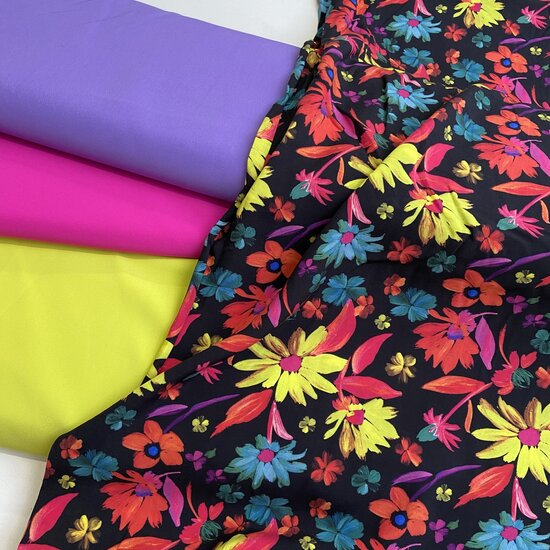 Viscose - Flowers - Zwart
