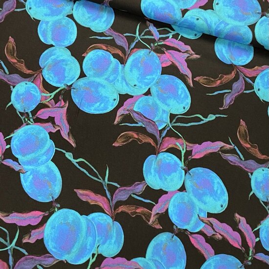 Viscose Crepe - Plums - Zwart