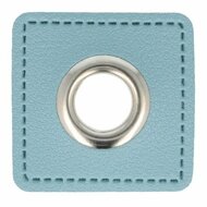 Nestels op lichtblauw skai-leer - 8mm - Zilver