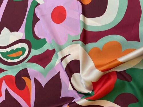 Coupon 1.25m - Satijn - Big Flowers - Wijnrood Coupon 1.25m - Satijn - Big Flowers - Wijnrood
