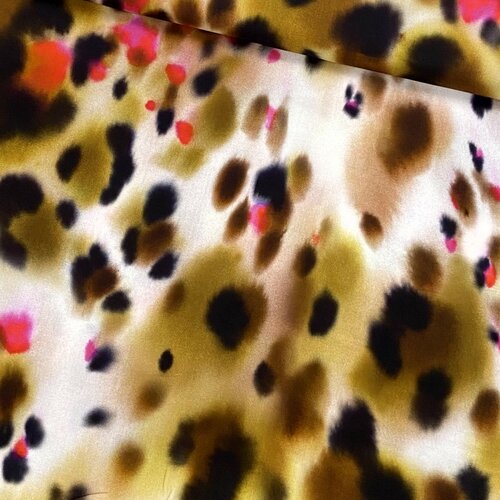 Viscose - Touch of Pink Leopard - Bruin-Ecru Viscose - Touch of Pink Leopard - Bruin-Ecru