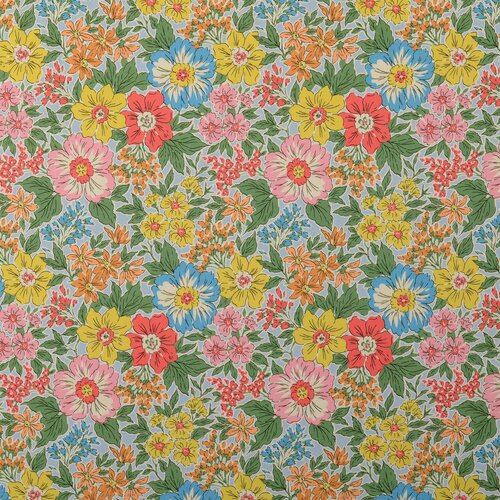 Katoen Twill - Flowerfield in Spring - lichtblauw